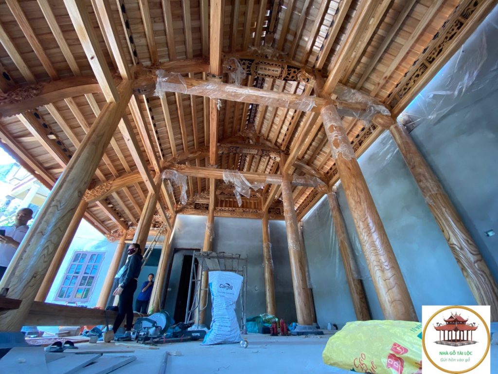 nhà gỗ kẻ truyền